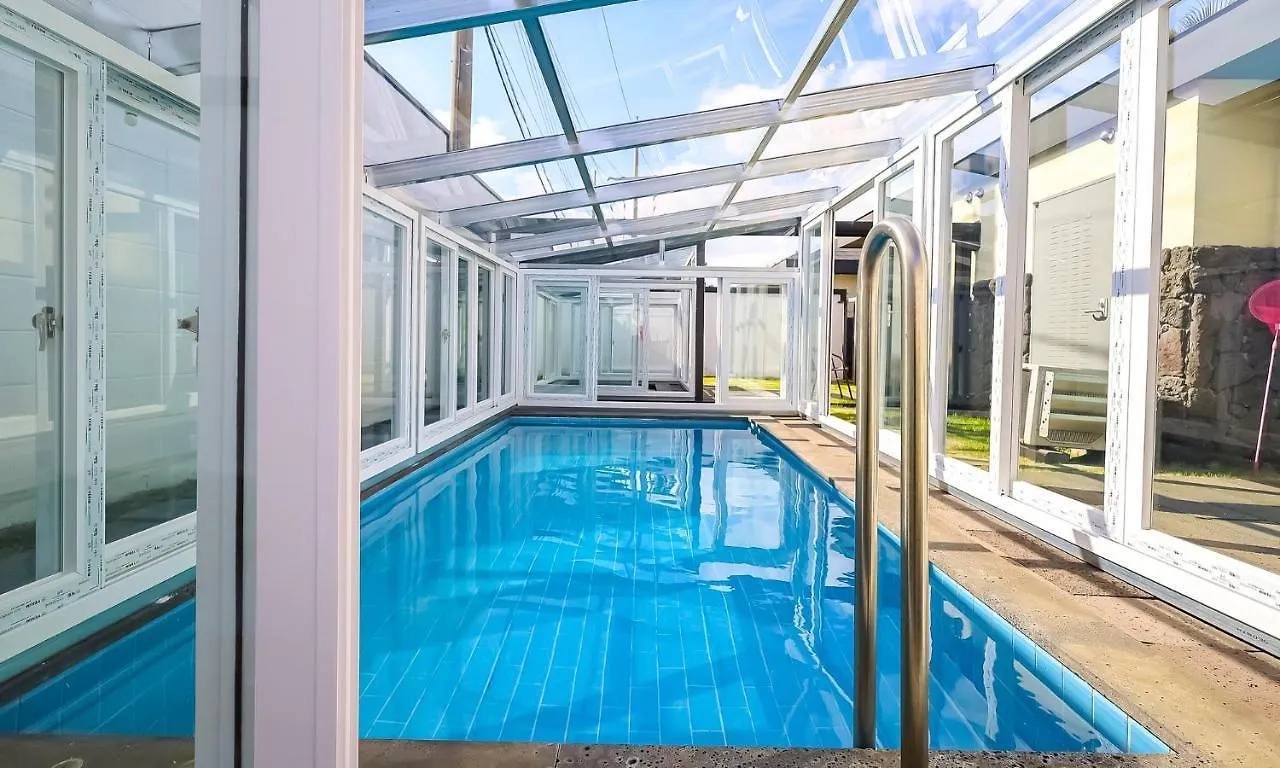 Pool And Villa Sorang Jeju 3*,  Corea del Sur